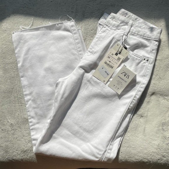 🥳Host Pick🥳 NWT Zara Relaxed Fit Ripped Jeans - 36 - Picture 9 of 10